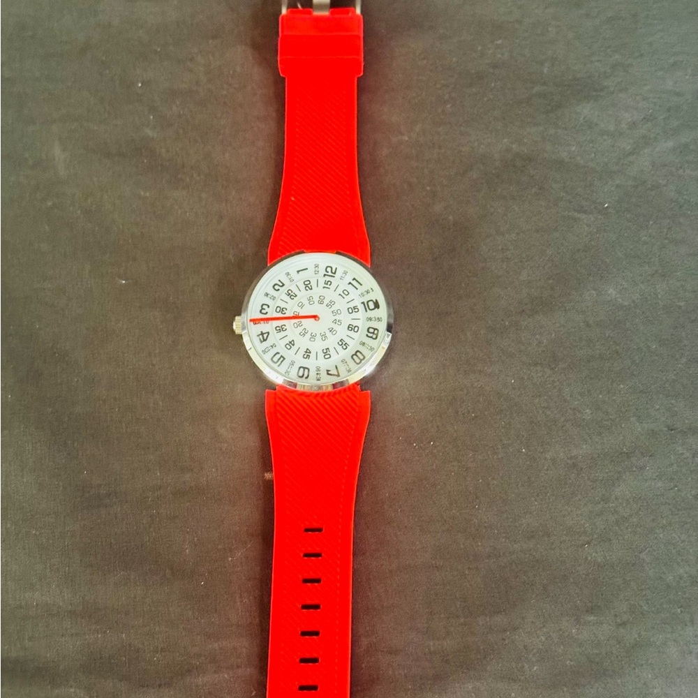 Red Silicone Strap Analog Watch with White Dial - Picture 4 of 6